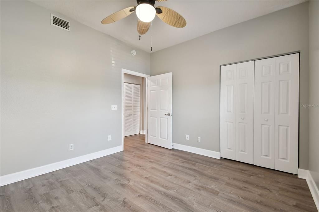 Active With Contract: $285,000 (2 beds, 2 baths, 1211 Square Feet)