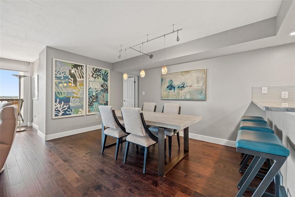 Active With Contract: $499,000 (2 beds, 2 baths, 1300 Square Feet)