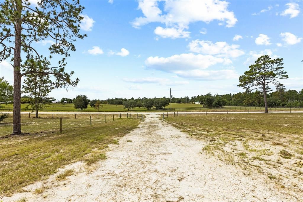 For Sale: $385,000 (3 beds, 2 baths, 1264 Square Feet)