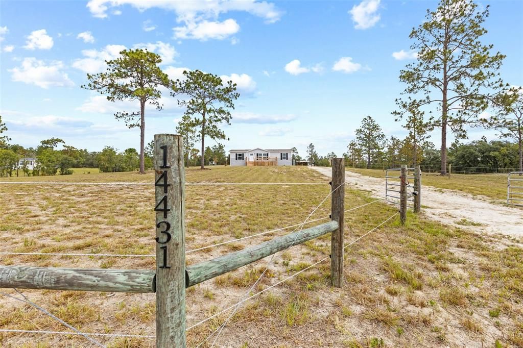 Active With Contract: $345,000 (3 beds, 2 baths, 1264 Square Feet)