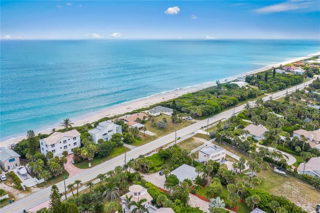 For Sale: $4,900,000 (3 beds, 2 baths, 1996 Square Feet)