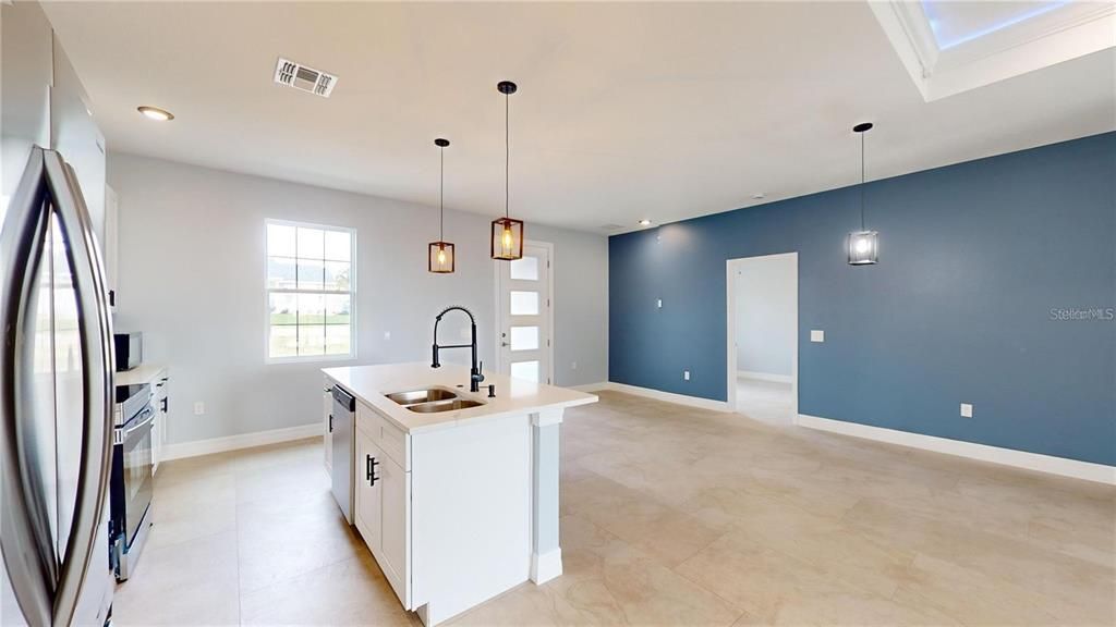 Active With Contract: $330,273 (4 beds, 2 baths, 1612 Square Feet)