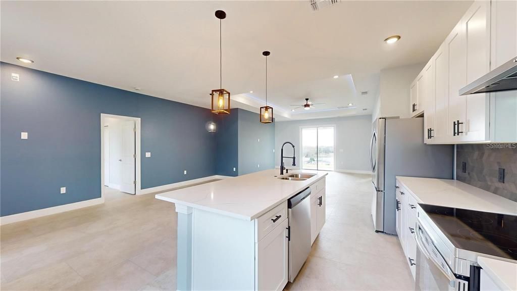 Active With Contract: $330,273 (4 beds, 2 baths, 1612 Square Feet)