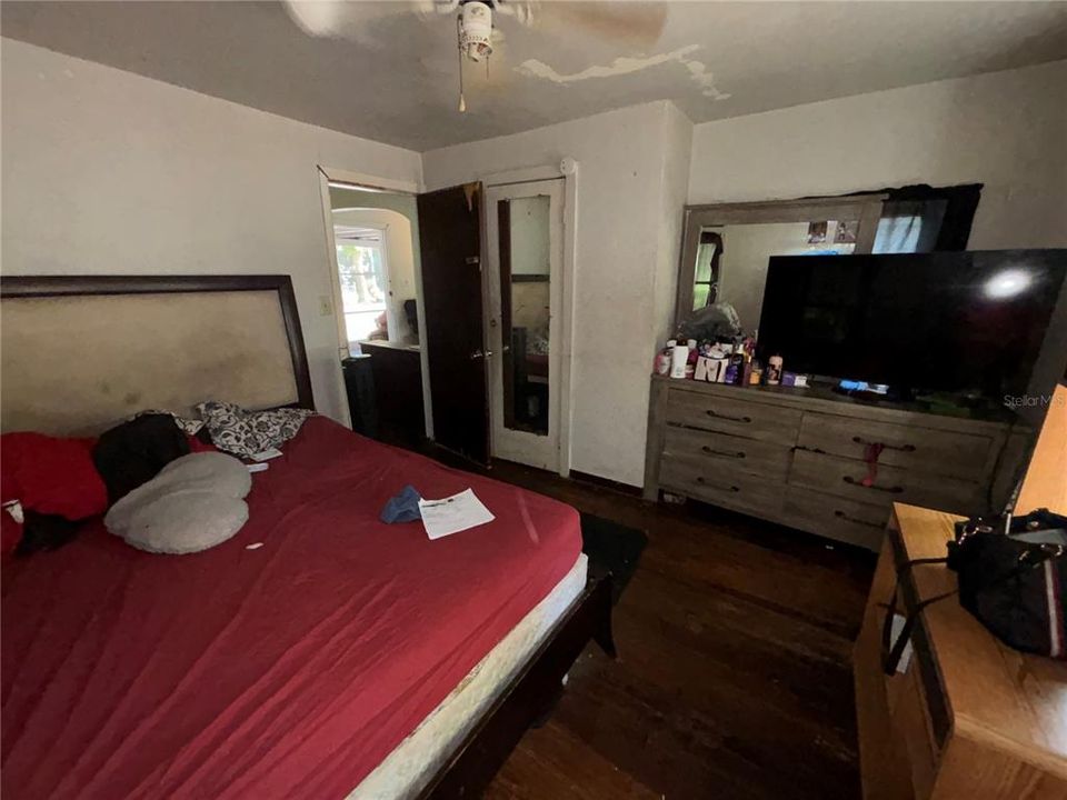 For Sale: $178,000 (3 beds, 1 baths, 1004 Square Feet)