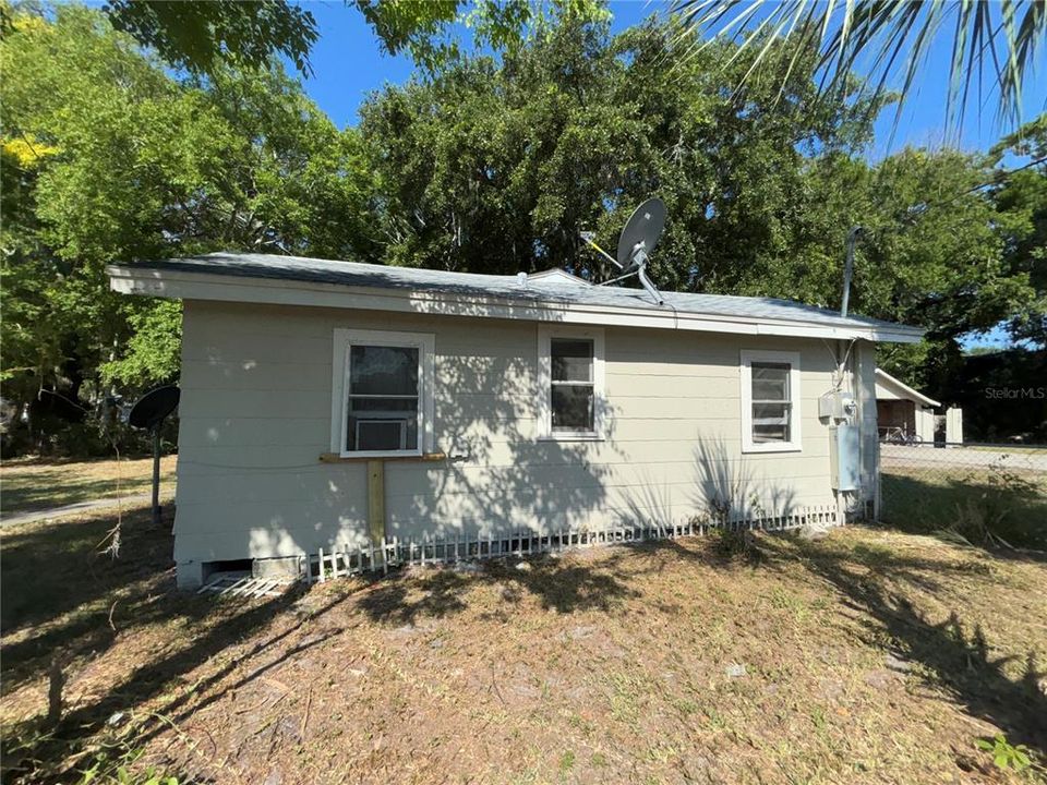 For Sale: $178,000 (3 beds, 1 baths, 1004 Square Feet)