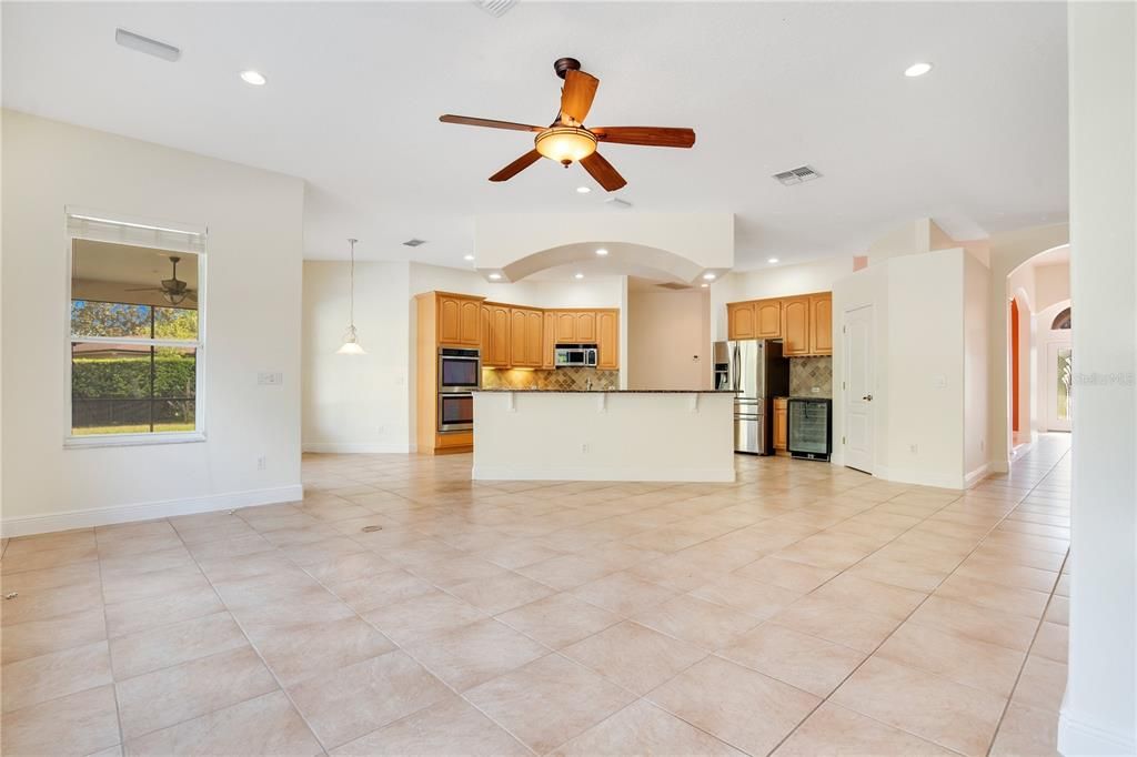 Active With Contract: $4,250 (4 beds, 3 baths, 2723 Square Feet)