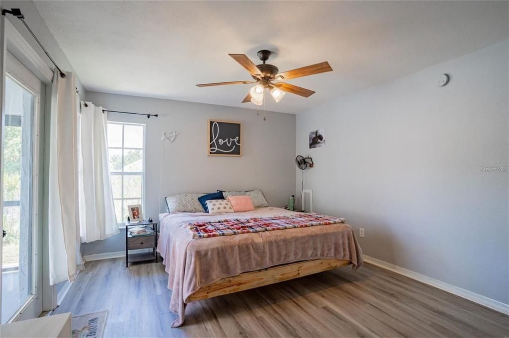 For Sale: $246,000 (3 beds, 2 baths, 1131 Square Feet)