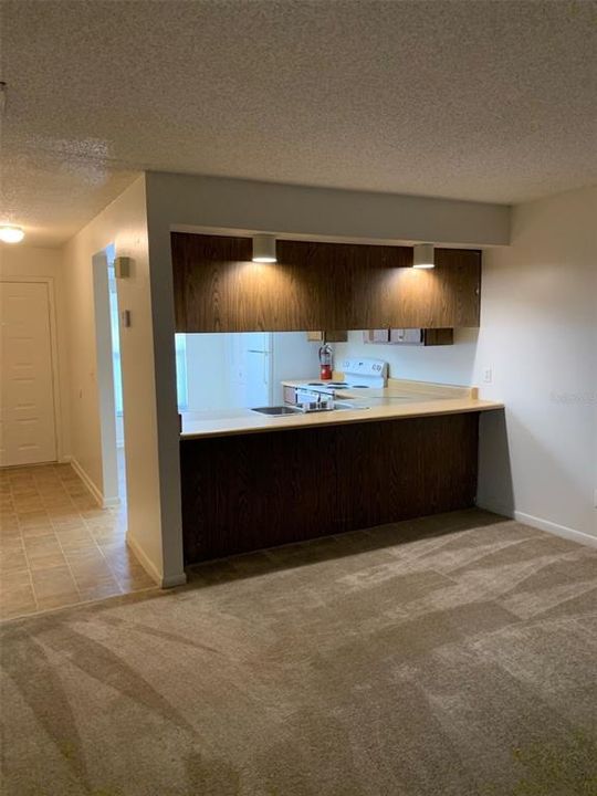 Active With Contract: $1,395 (2 beds, 2 baths, 1060 Square Feet)