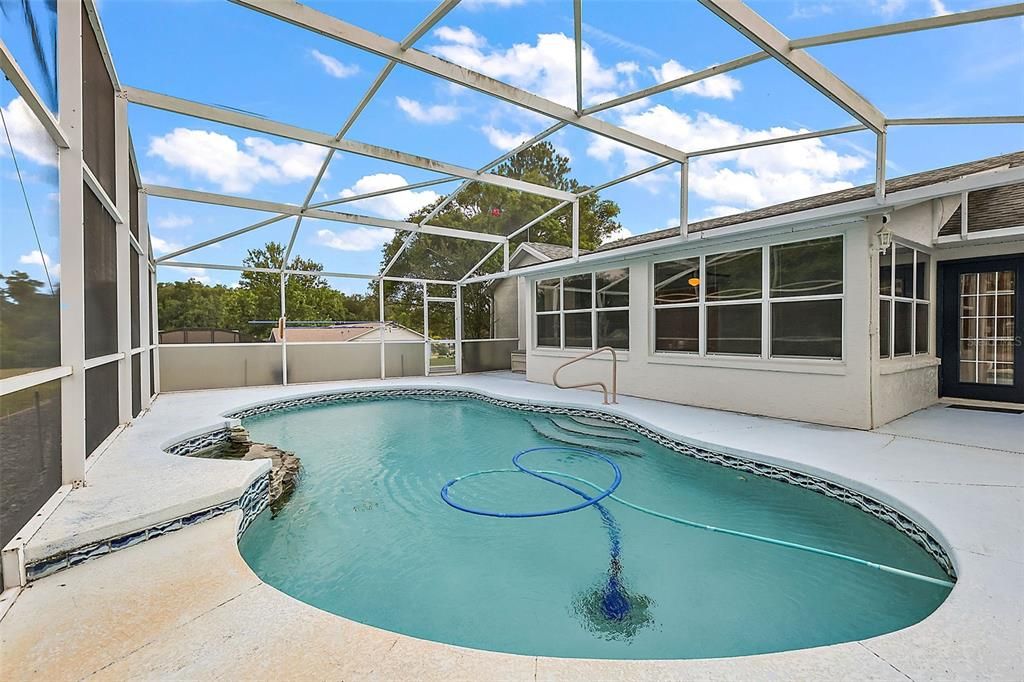 Auto pool sweep to keep the pool sparkling!