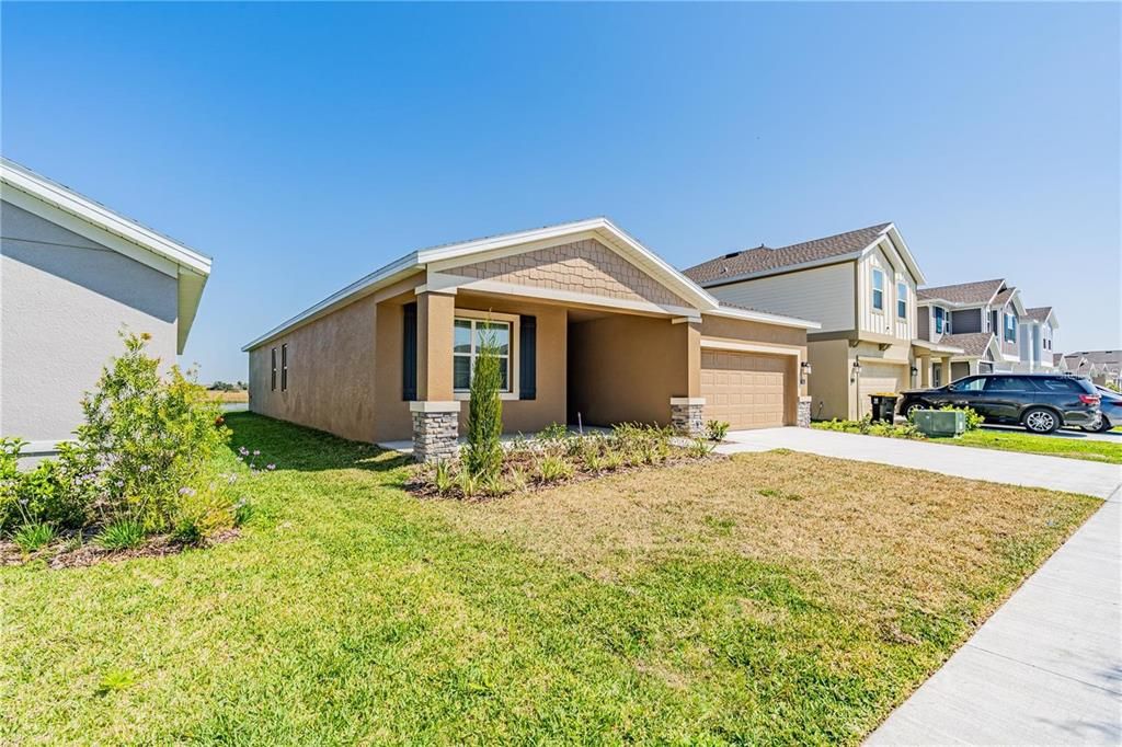 Active With Contract: $2,600 (4 beds, 3 baths, 1713 Square Feet)