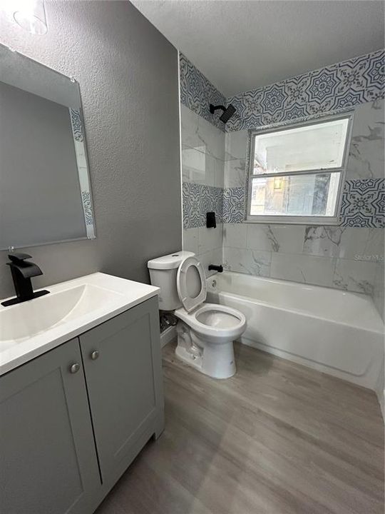 Active With Contract: $295,000 (3 beds, 2 baths, 1579 Square Feet)