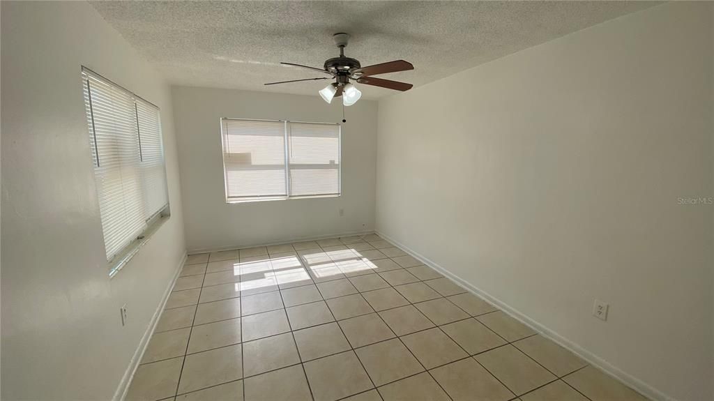 For Rent: $1,550 (3 beds, 1 baths, 875 Square Feet)
