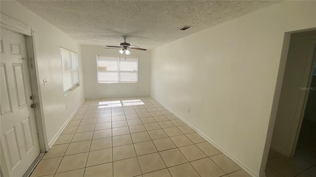 For Rent: $1,550 (3 beds, 1 baths, 875 Square Feet)