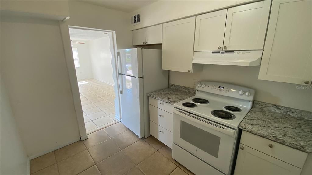 For Rent: $1,600 (3 beds, 1 baths, 875 Square Feet)