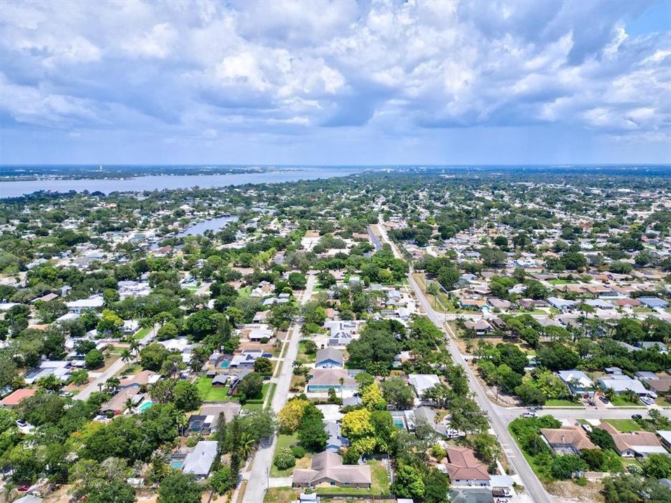 Active With Contract: $550,000 (4 beds, 2 baths, 2386 Square Feet)