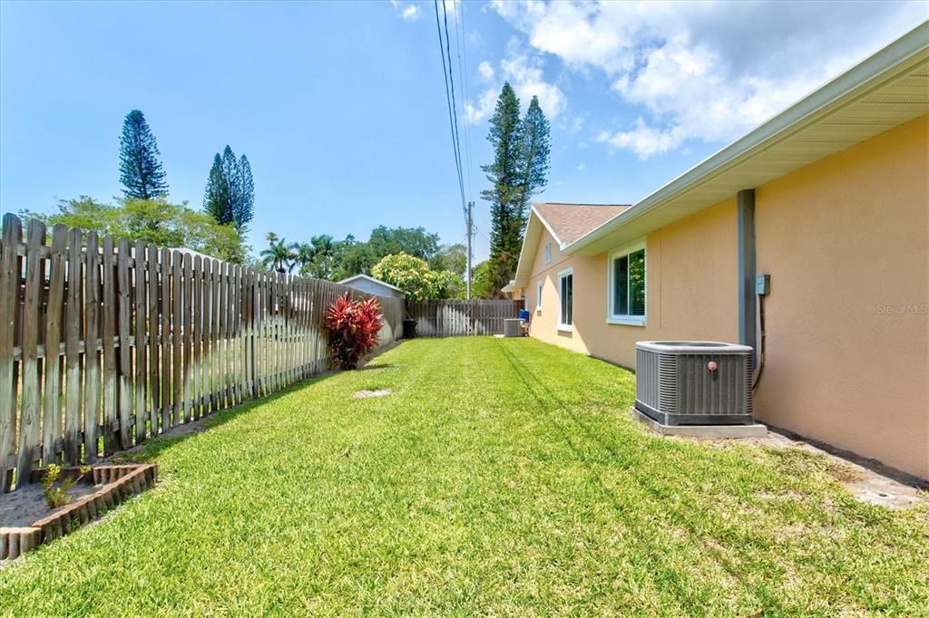 Active With Contract: $550,000 (4 beds, 2 baths, 2386 Square Feet)