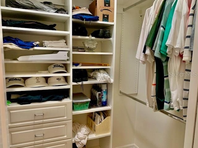 CUSTOM MASTER BED CLOSETS