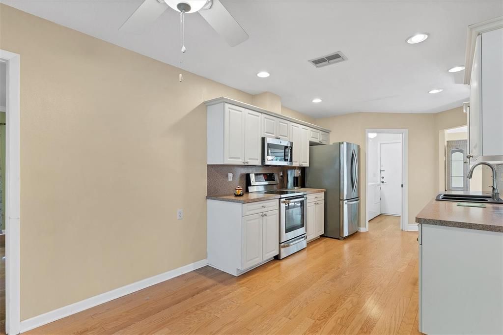 Active With Contract: $509,900 (3 beds, 2 baths, 1801 Square Feet)