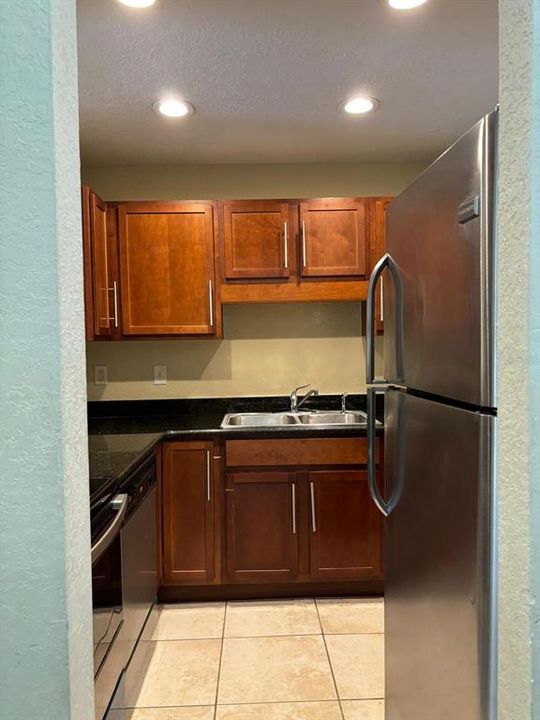 For Sale: $147,000 (1 beds, 1 baths, 825 Square Feet)