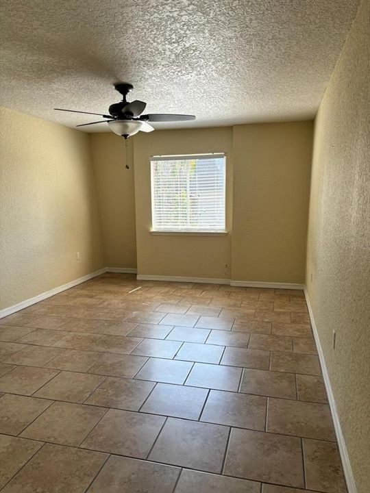 For Sale: $147,000 (1 beds, 1 baths, 825 Square Feet)