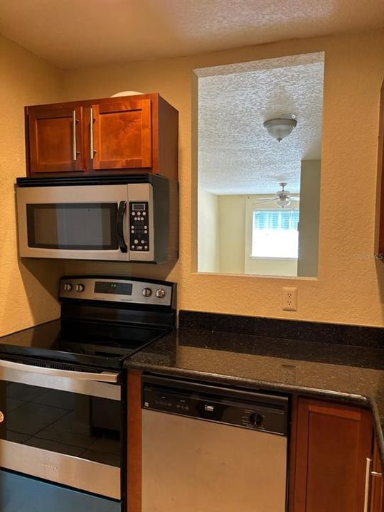 For Sale: $147,000 (1 beds, 1 baths, 825 Square Feet)