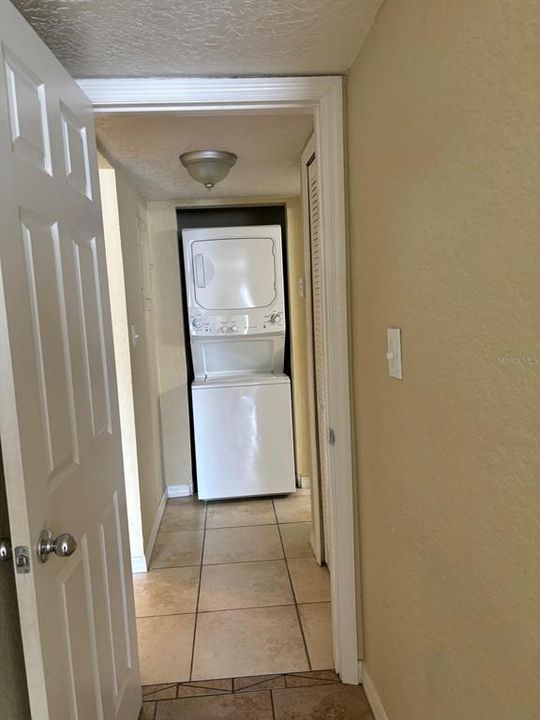 For Sale: $147,000 (1 beds, 1 baths, 825 Square Feet)