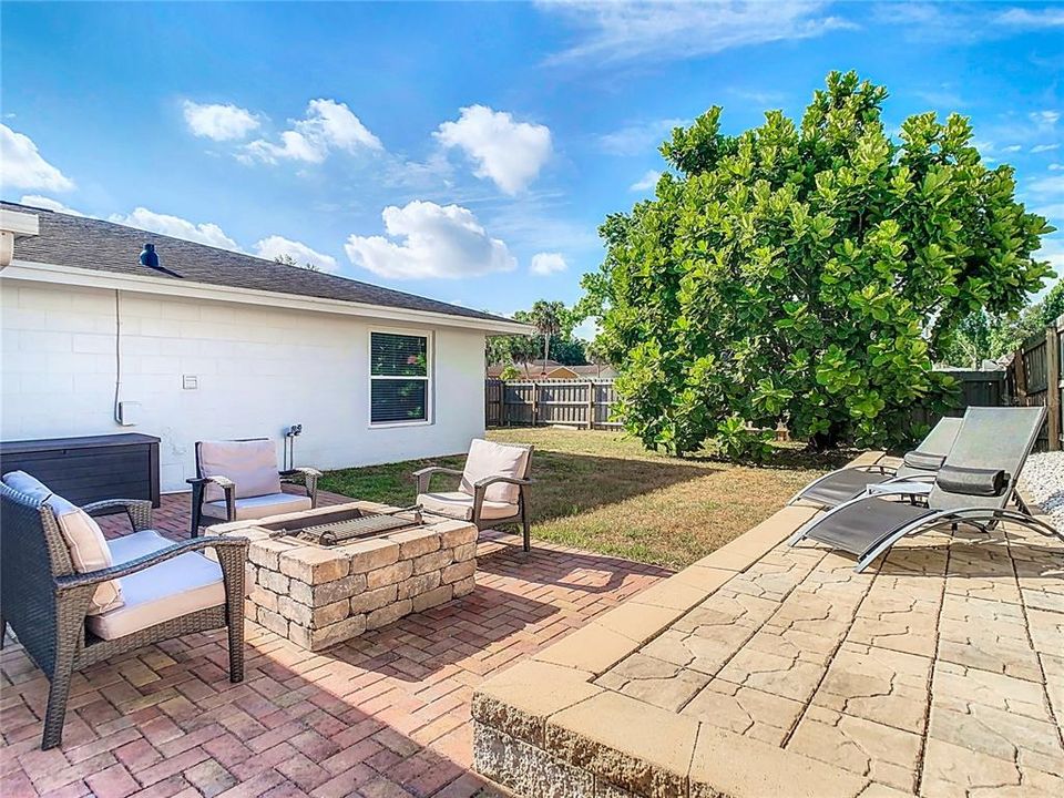 For Sale: $475,000 (4 beds, 2 baths, 1421 Square Feet)