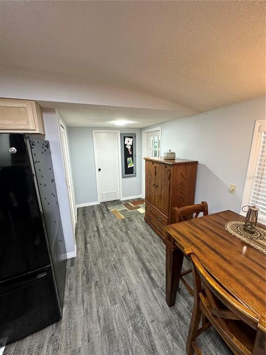 Active With Contract: $175,000 (2 beds, 2 baths, 1078 Square Feet)