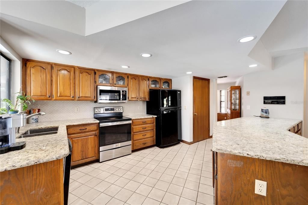 Active With Contract: $480,000 (4 beds, 2 baths, 2193 Square Feet)
