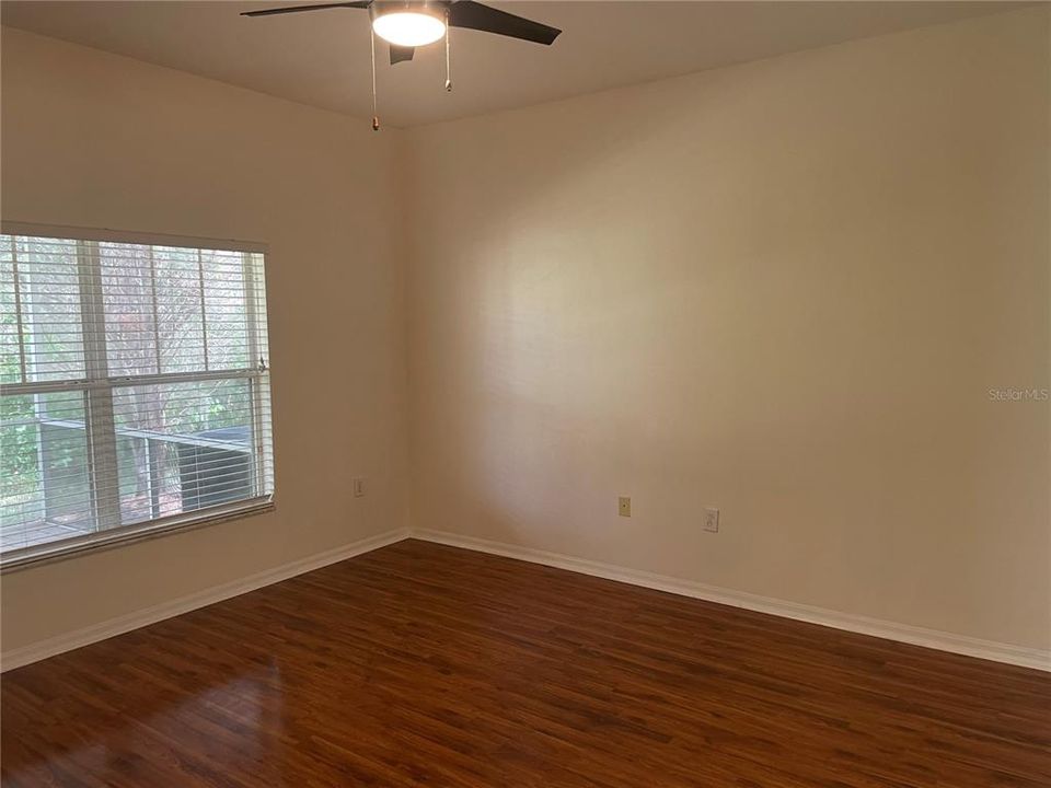 For Rent: $2,300 (3 beds, 2 baths, 2086 Square Feet)