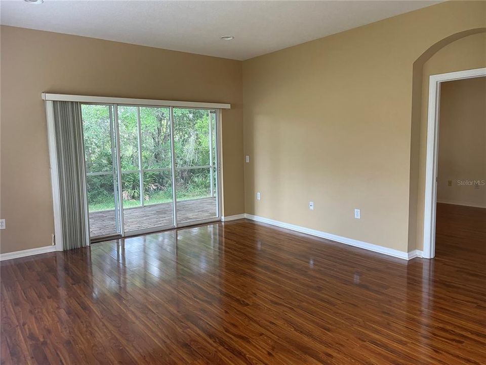 For Rent: $2,300 (3 beds, 2 baths, 2086 Square Feet)