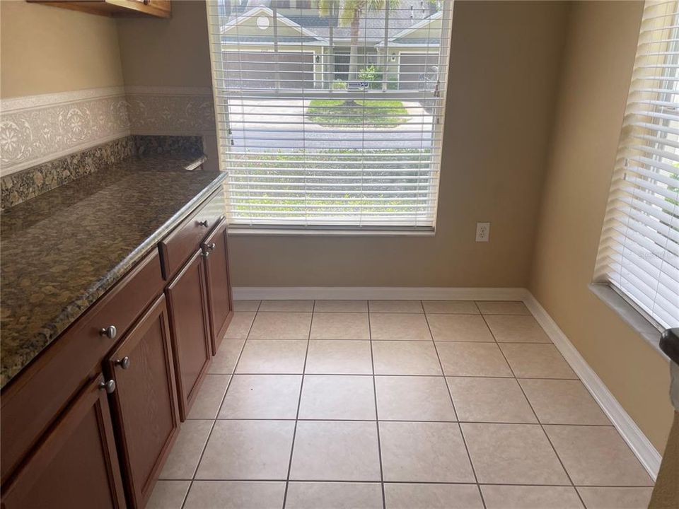 For Rent: $2,300 (3 beds, 2 baths, 2086 Square Feet)