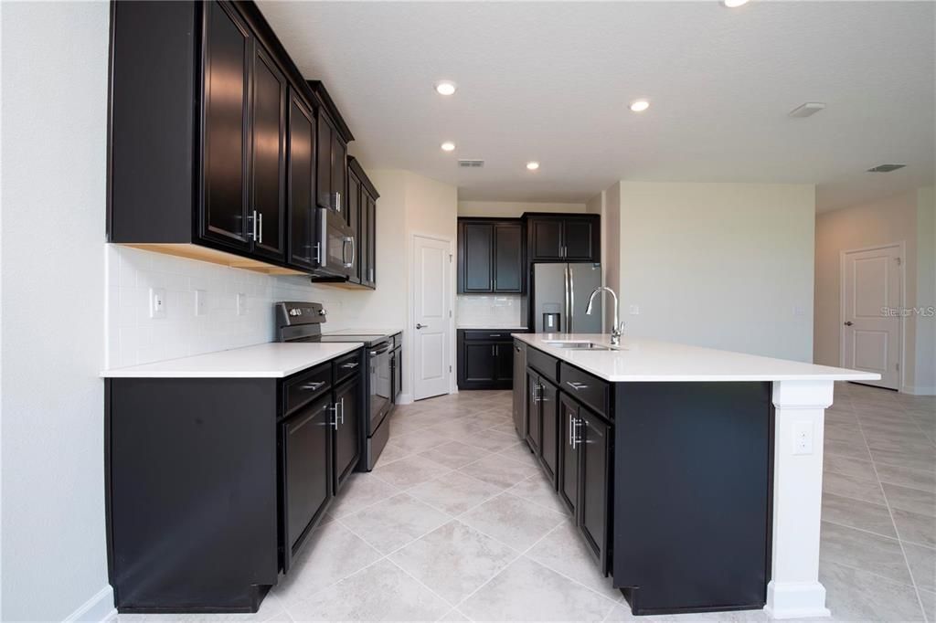 Active With Contract: $3,000 (4 beds, 2 baths, 2333 Square Feet)