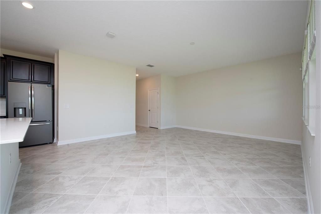 Active With Contract: $3,000 (4 beds, 2 baths, 2333 Square Feet)