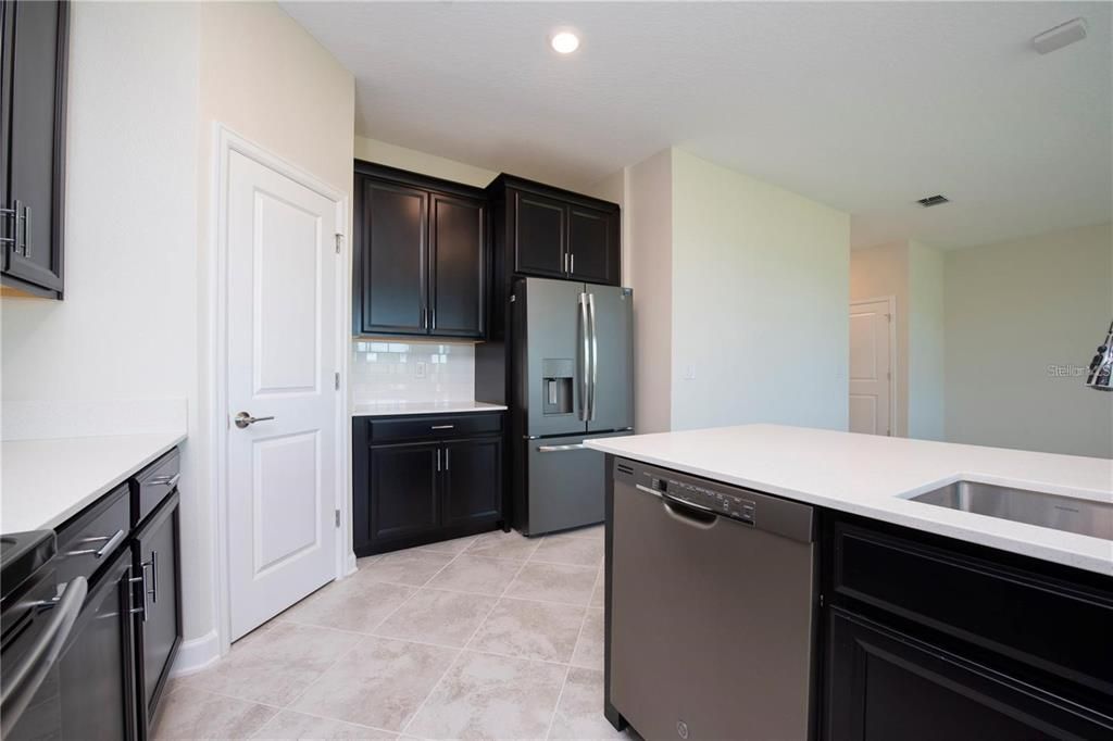 Active With Contract: $3,000 (4 beds, 2 baths, 2333 Square Feet)