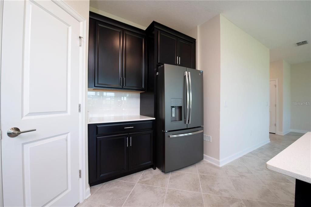 Active With Contract: $3,000 (4 beds, 2 baths, 2333 Square Feet)