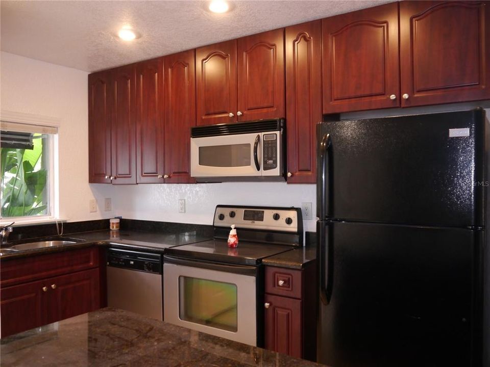 For Rent: $1,500 (2 beds, 1 baths, 1240 Square Feet)