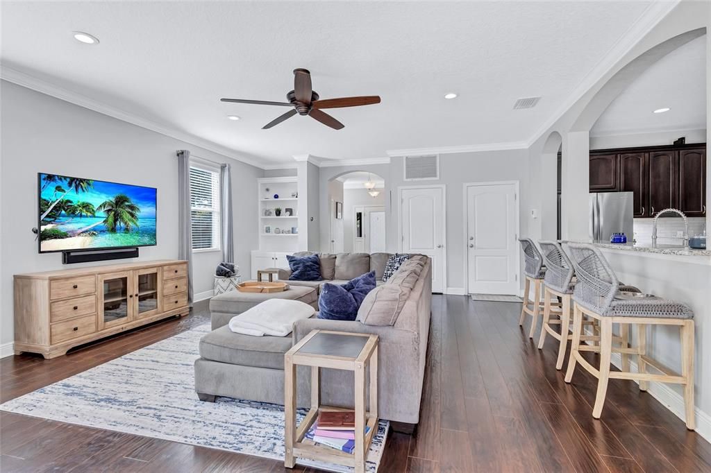 Active With Contract: $6,500 (4 beds, 2 baths, 2242 Square Feet)