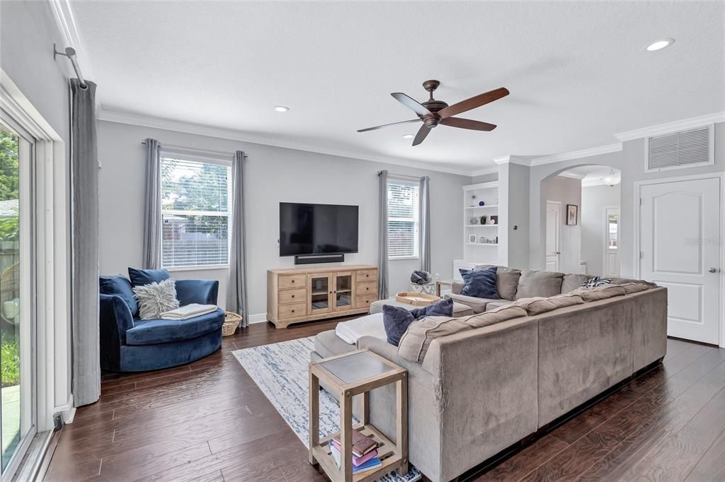 Active With Contract: $6,500 (4 beds, 2 baths, 2242 Square Feet)