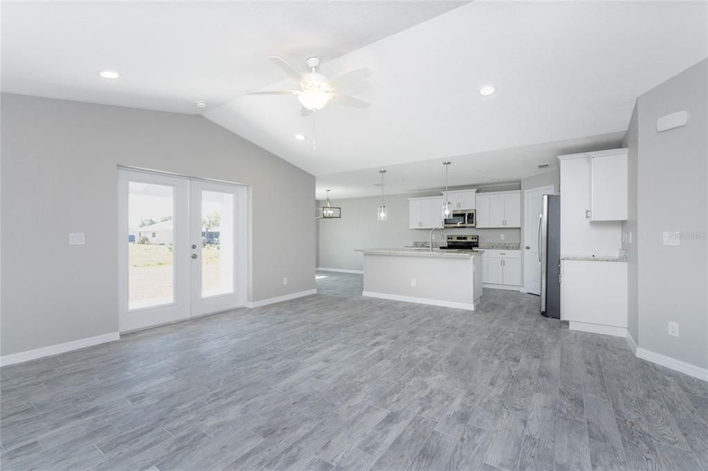 Active With Contract: $339,900 (3 beds, 2 baths, 1663 Square Feet)