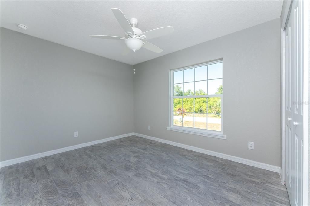 Active With Contract: $339,900 (3 beds, 2 baths, 1663 Square Feet)