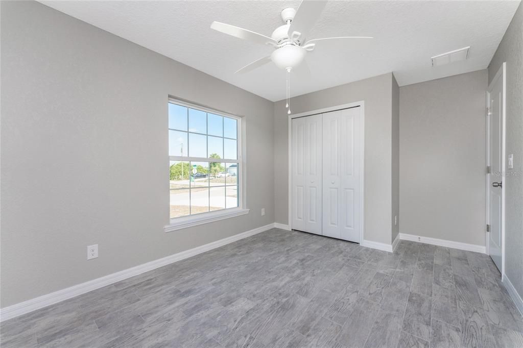 Active With Contract: $339,900 (3 beds, 2 baths, 1663 Square Feet)