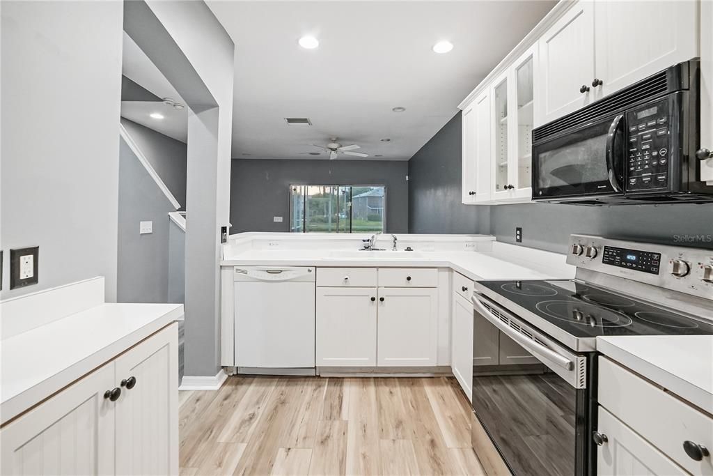For Sale: $249,990 (2 beds, 2 baths, 1383 Square Feet)