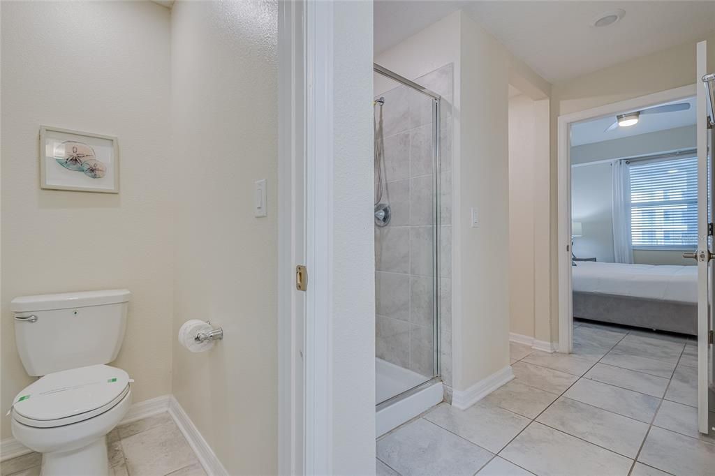 For Sale: $370,000 (2 beds, 2 baths, 1186 Square Feet)