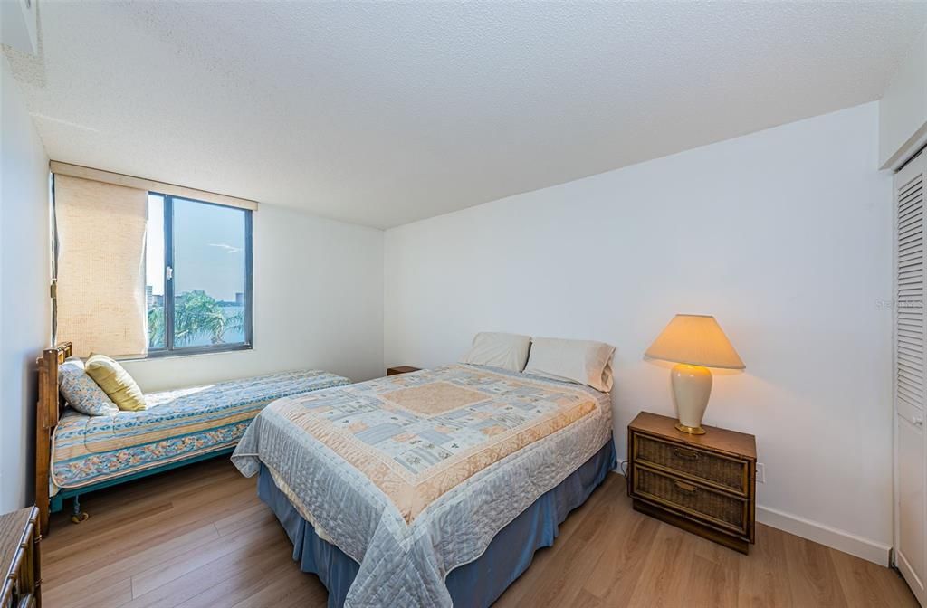 For Sale: $489,000 (2 beds, 2 baths, 1050 Square Feet)