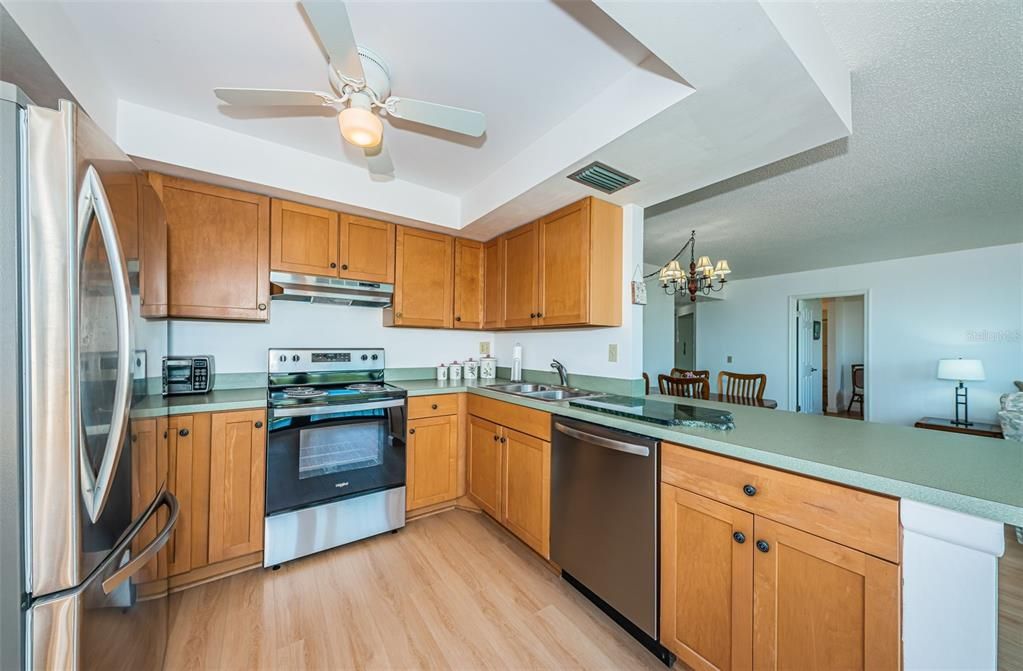 For Sale: $489,000 (2 beds, 2 baths, 1050 Square Feet)