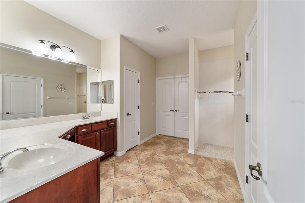 For Sale: $424,900 (3 beds, 2 baths, 2329 Square Feet)