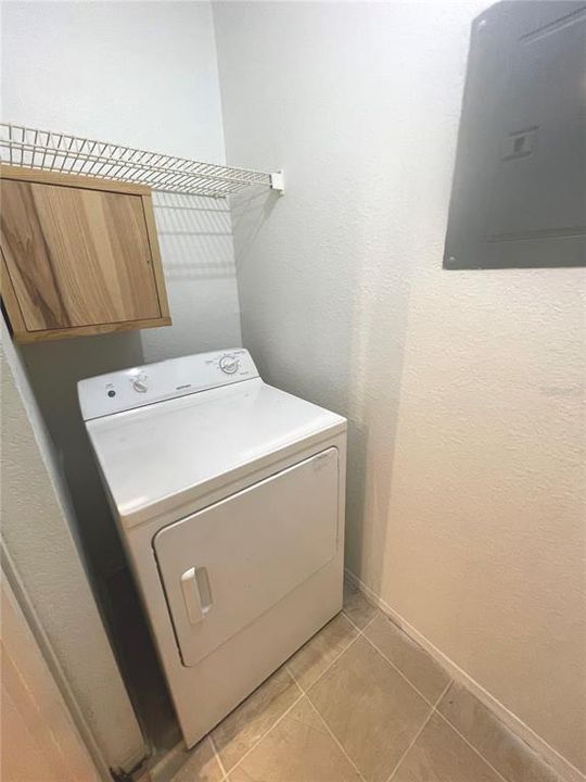 Active With Contract: $184,900 (1 beds, 1 baths, 650 Square Feet)