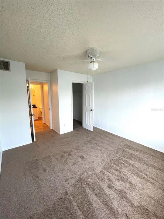 Active With Contract: $184,900 (1 beds, 1 baths, 650 Square Feet)