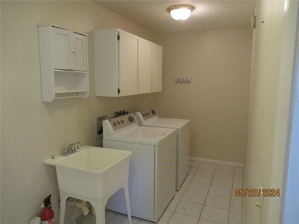 For Rent: $1,800 (2 beds, 2 baths, 1596 Square Feet)